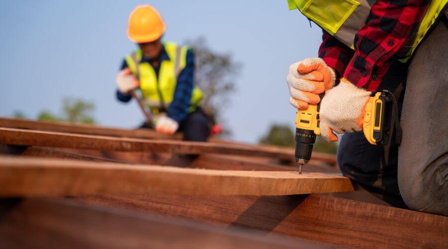 Professional gutter cleaning in Edmonds, WA